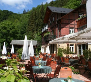 forsthaus-hotel-terrasse-pura
